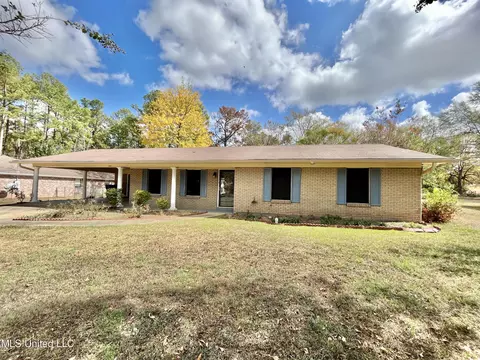 103 Founders Dr, Crystal Springs, MS 39059