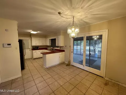 362 Leron Ave, Jackson, MS 39206 photo 3