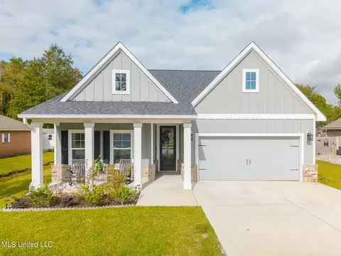 74602 N Diamondhead Dr, Diamondhead, MS 39525