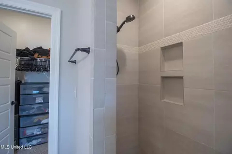 Bath - 74602 N Diamondhead Dr, Diamondhead, MS 39525 photo 2 of 3