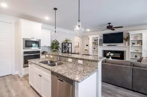 Kitchen - 74602 N Diamondhead Dr, Diamondhead, MS 39525 photo 3 of 3