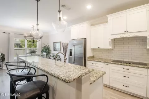 Kitchen - 74602 N Diamondhead Dr, Diamondhead, MS 39525 photo 1 of 3