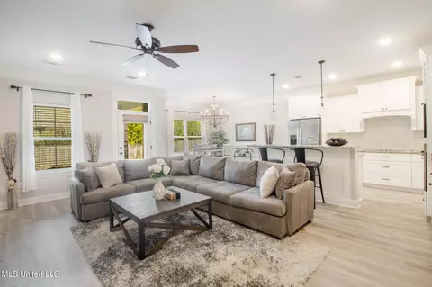 Living - 74602 N Diamondhead Dr, Diamondhead, MS 39525 photo 1 of 3