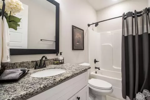 Bath - 74602 N Diamondhead Dr, Diamondhead, MS 39525 photo 3 of 3