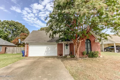 1208 Sir Doyle Cv, Southaven, MS 38671