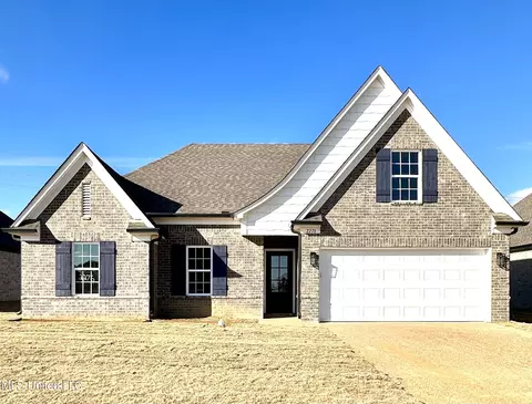 2276 Dela Dr, Southaven, MS 38672