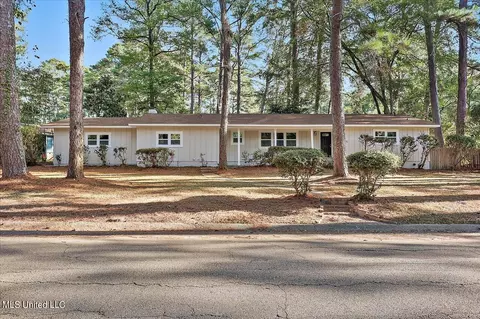 5342 Pine Lane Dr, Jackson, MS 39211