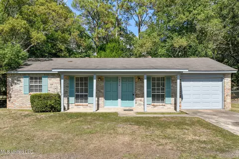 2018 Woodbury Rd, Gautier, MS 39553