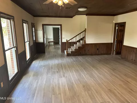 201 Stoney Brook Cv, Jackson, MS 39211 photo 2
