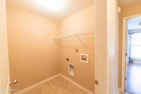 8707 Nuthatch Ln, Olive Branch, MS 38654 photo 12