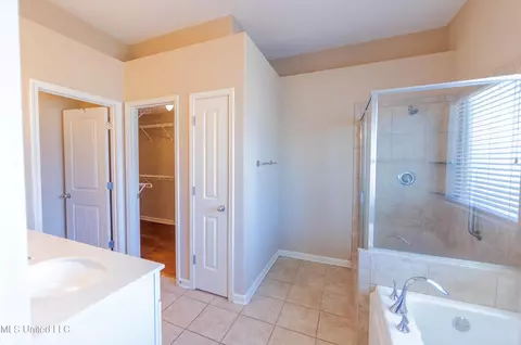8707 Nuthatch Ln, Olive Branch, MS 38654 photo 11
