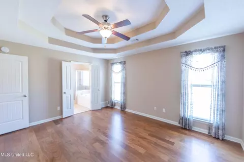 8707 Nuthatch Ln, Olive Branch, MS 38654 photo 9