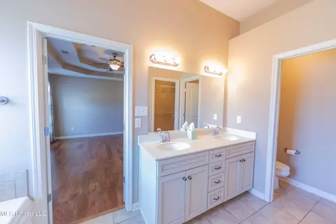 8707 Nuthatch Ln, Olive Branch, MS 38654 photo 13
