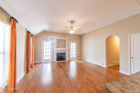 8707 Nuthatch Ln, Olive Branch, MS 38654 photo 6