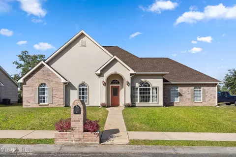 947 Mary Ruth Dr, Gulfport, MS 39507