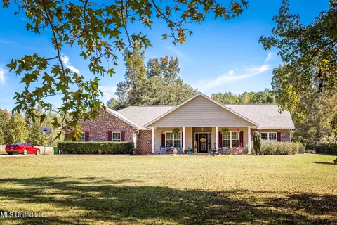 17100 Hillcrest Ridge Dr, Vancleave, MS 39565