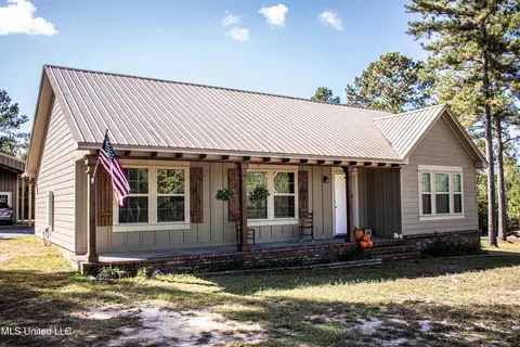 103 Hafner Ln, Lucedale, MS 39452