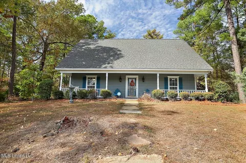4331 Lake Vista Dr, Jackson, MS 39212