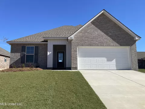 11400 Crystal Lake Dr, Gulfport, MS 39503