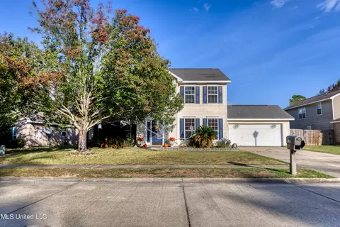 2250 Club Moss Circle Cir, Biloxi, MS 39532