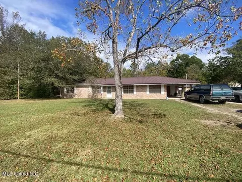 6504 Pioneer Trl, Moss Point, MS 39562