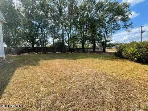 1054 E Railroad St, Wesson, MS 39191 photo 3