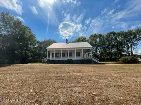 1054 E Railroad St, Wesson, MS 39191