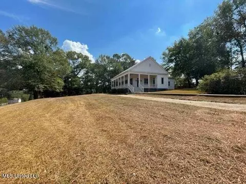 1054 E Railroad St, Wesson, MS 39191 photo 2