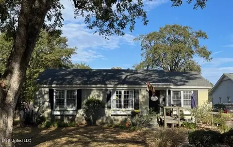 807 E Claiborne Ave, Greenwood, MS 38930