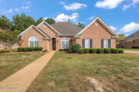 403 Edgewood Xing, Brandon, MS 39042