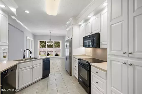 403 Edgewood Xing, Brandon, MS 39042 photo 13