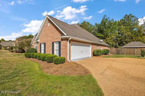 403 Edgewood Xing, Brandon, MS 39042 photo 3