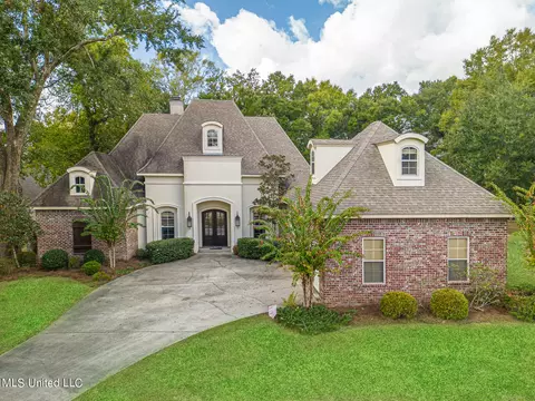 11981 Live Oaks Cv, Gulfport, MS 39503