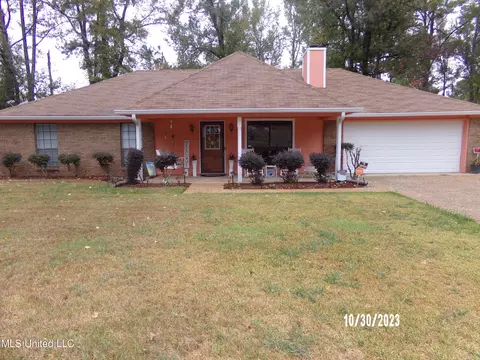 4416 Will-o-run Dr, Jackson, MS 39212