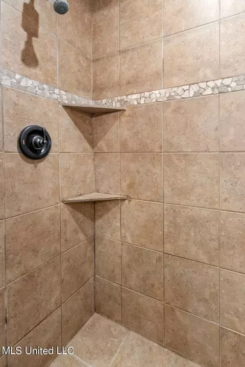 Bath - 4353 Melvin Rd, Biloxi, MS 39532 photo 1 of 3