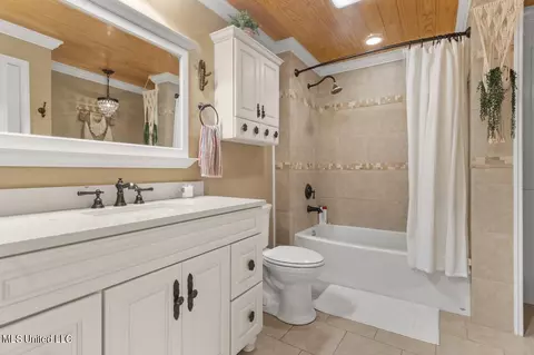 Bath - 4353 Melvin Rd, Biloxi, MS 39532 photo 3 of 3