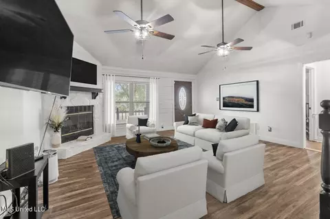 Living - 4353 Melvin Rd, Biloxi, MS 39532 photo 1 of 2