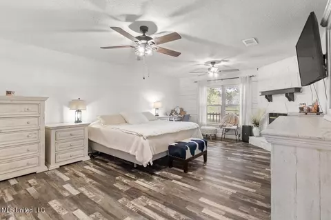 Bedroom - 4353 Melvin Rd, Biloxi, MS 39532 photo 2 of 3