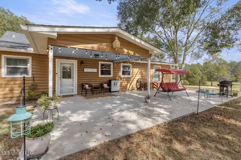Exterior - 4353 Melvin Rd, Biloxi, MS 39532 photo 4 of 11