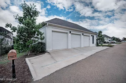 162 N Natchez Dr, Madison, MS 39110 photo 11