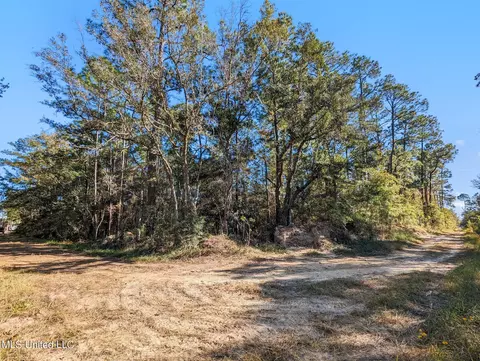 00 Monroe St, Waveland, MS 39576