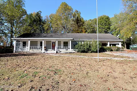 325 Baldwin Rd, Lake Cormorant, MS 38641