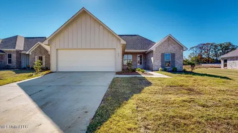 403 Butternut Dr, Canton, MS 39046