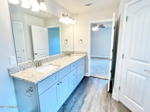 Bath - 13936 Ruby Ln, Biloxi, MS 39532 photo 8 of 17