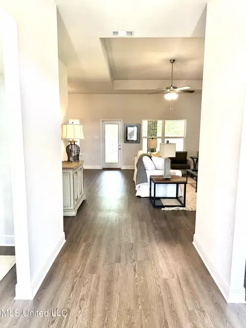 Entry Way - 13936 Ruby Ln, Biloxi, MS 39532 photo 3 of 5
