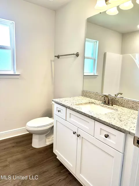 Bath - 13936 Ruby Ln, Biloxi, MS 39532 photo 15 of 17