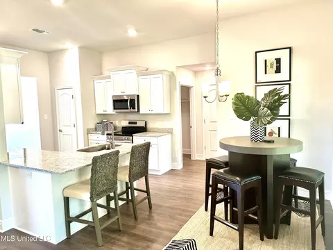 Living - 13936 Ruby Ln, Biloxi, MS 39532 photo 2 of 15