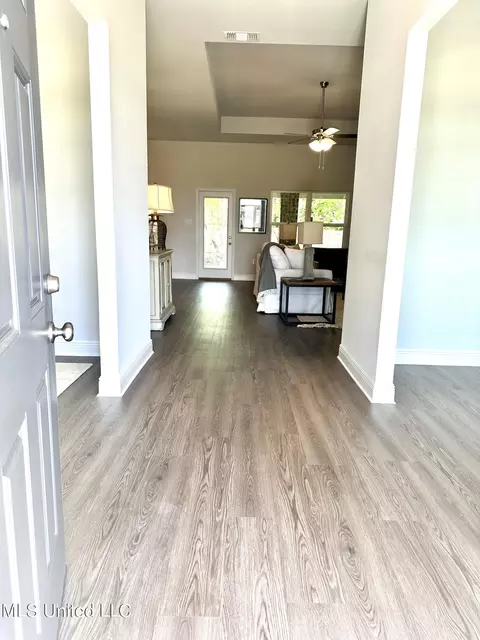 Entry Way - 13936 Ruby Ln, Biloxi, MS 39532 photo 2 of 5