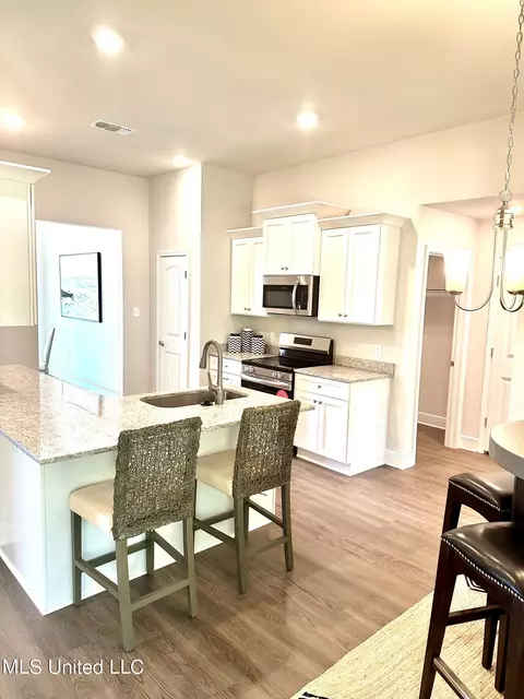 Kitchen - 13936 Ruby Ln, Biloxi, MS 39532 photo 3 of 6