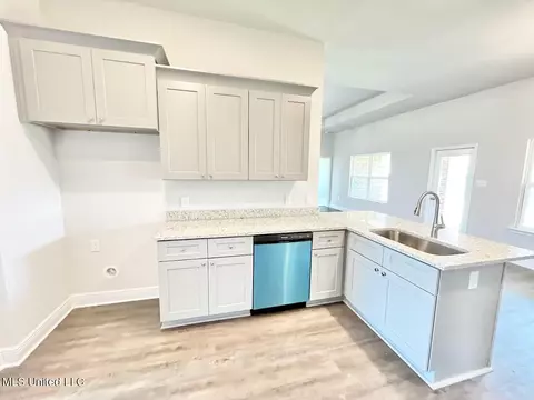 Kitchen - 13936 Ruby Ln, Biloxi, MS 39532 photo 4 of 6